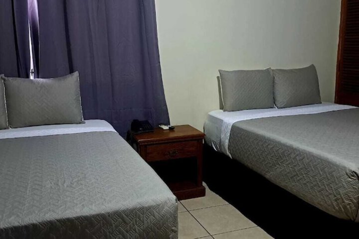 Room 6 of 34