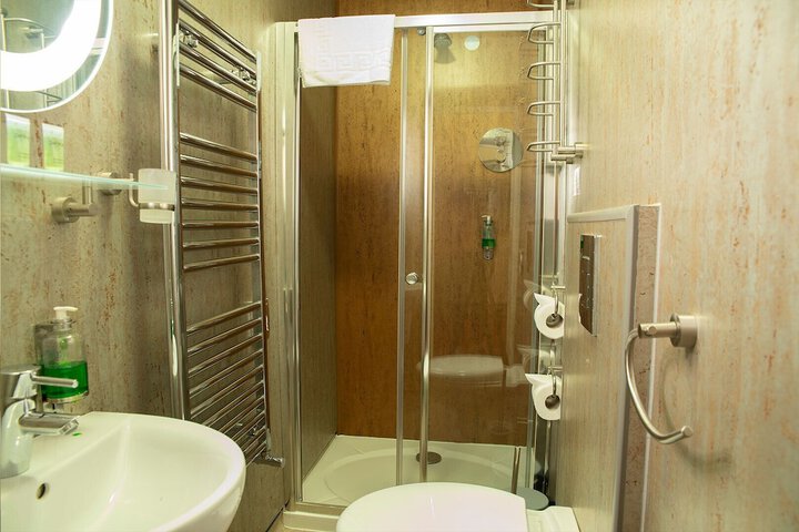 Room 65 of 73