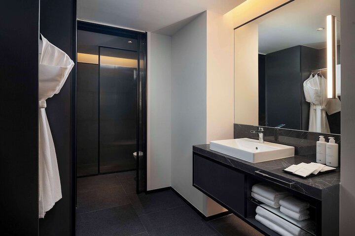 Room 18 of 49