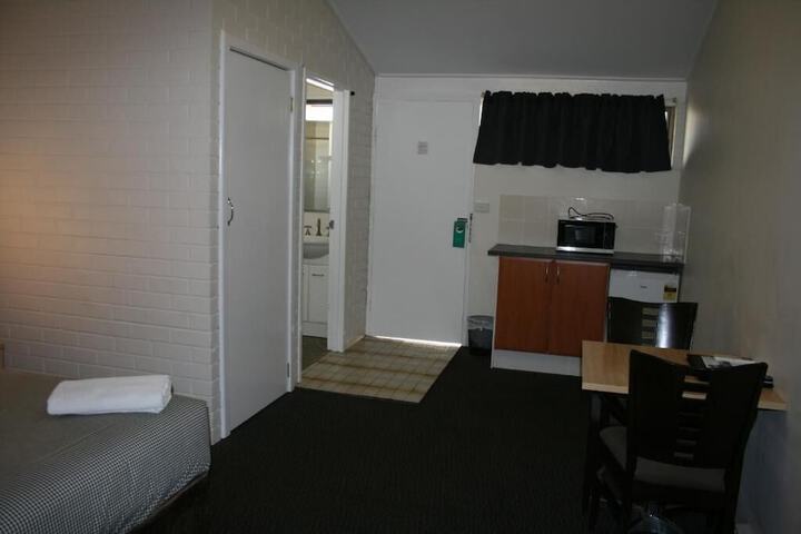 Room 5 of 26