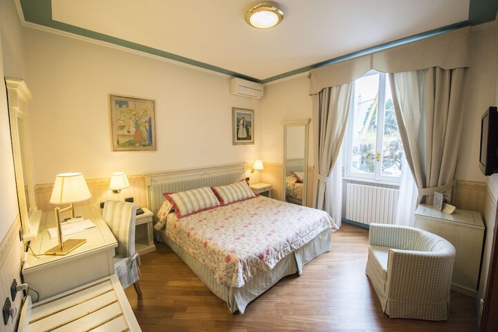 Room 15 of 113
