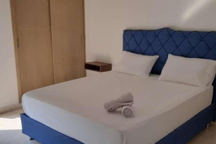 Room 16 of 38