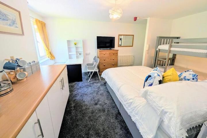 Room 3 of 21