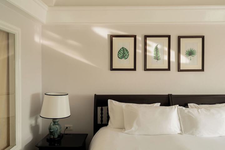 Room 53 of 310