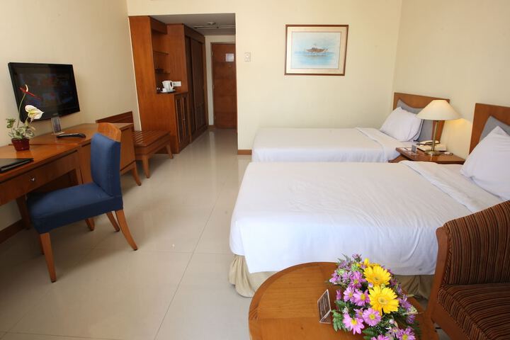 Room 15 of 35
