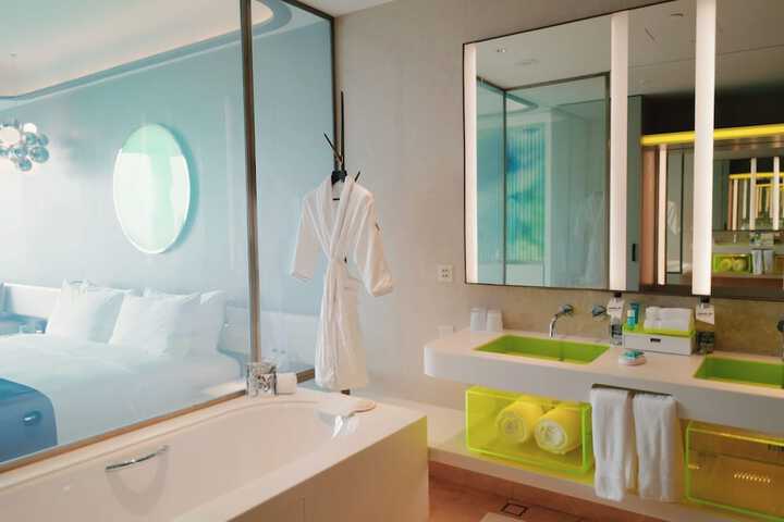 Room 3 of 168