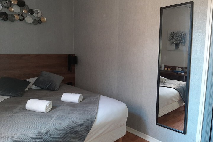 Room 3 of 44