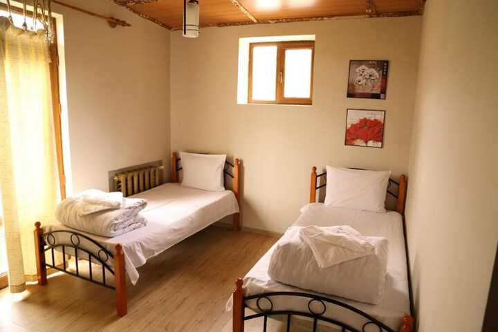 Room 16 of 103