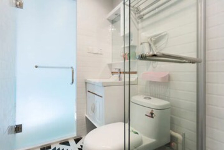Room 2 of 17