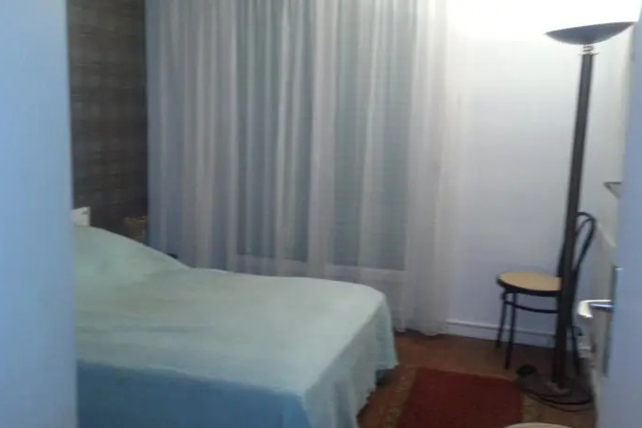Room 3 of 10