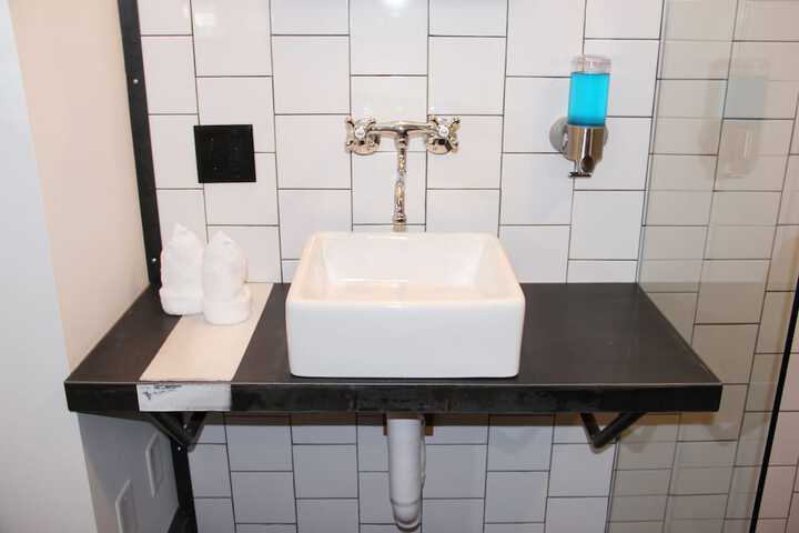 Premium Double Room Private Bathroom City View 205 Council Room (65 of 132)