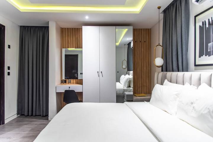 Room 8 of 81