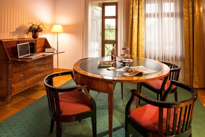 Room 21 of 106