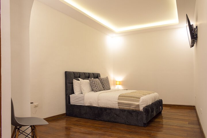 Room 2 of 27