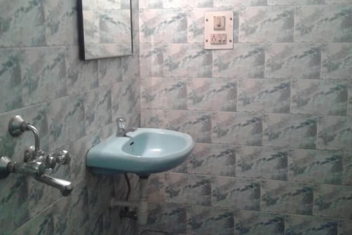 Room 13 of 21