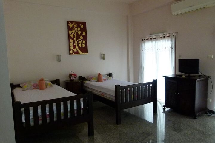 Room 13 of 23