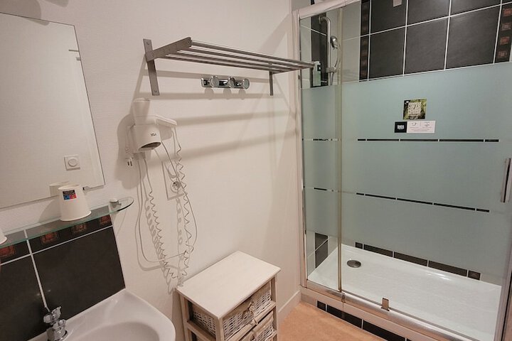 Room 17 of 49
