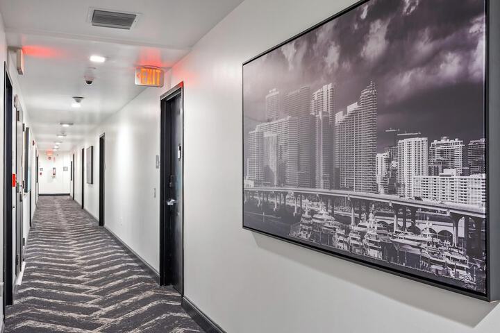 Ballroom/Hall 52 of 70