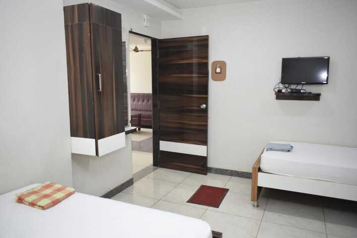 Room 30 of 49