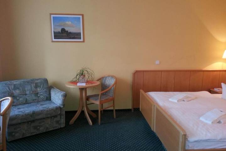 Room 16 of 60