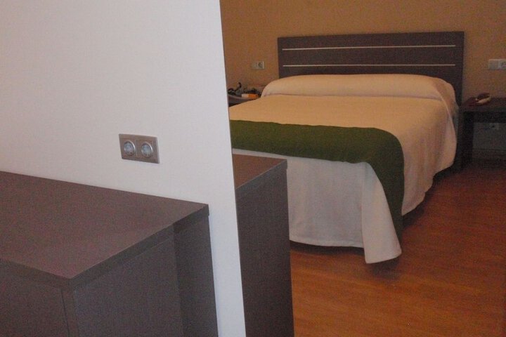 Room 8 of 62