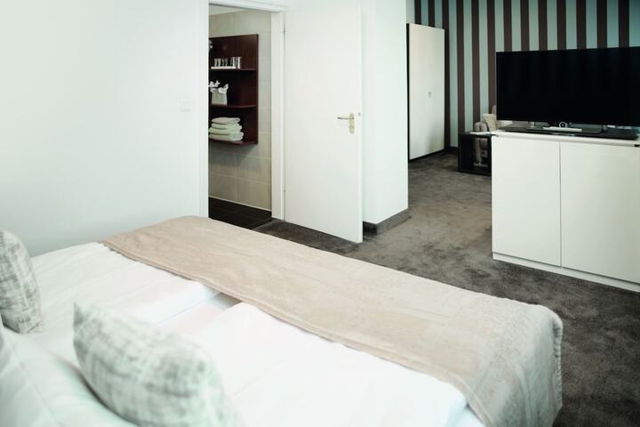 Room 14 of 48