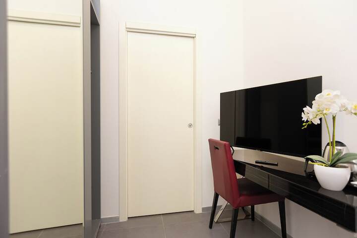 Room 104 of 222