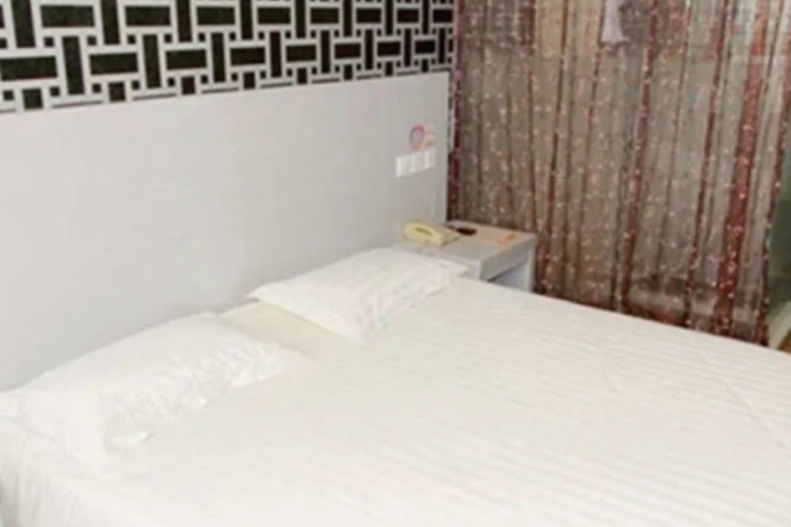 Room 28 of 32