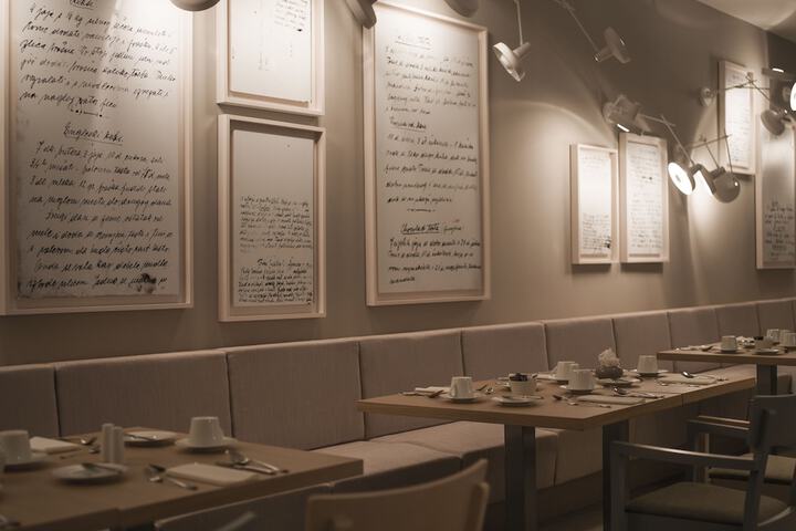 Dining 45 of 59