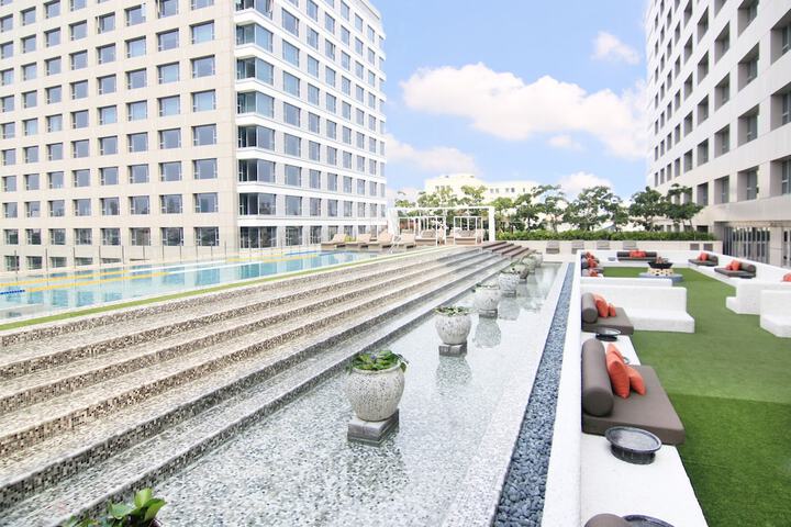 Pool Hotel