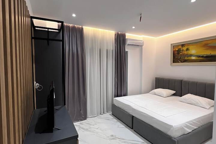Room 11 of 30