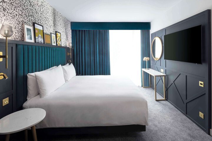 Room 6 of 92