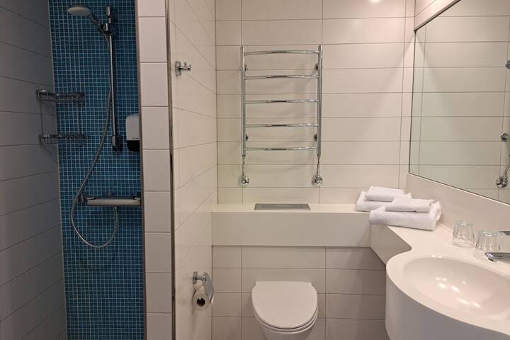 Room 10 of 26