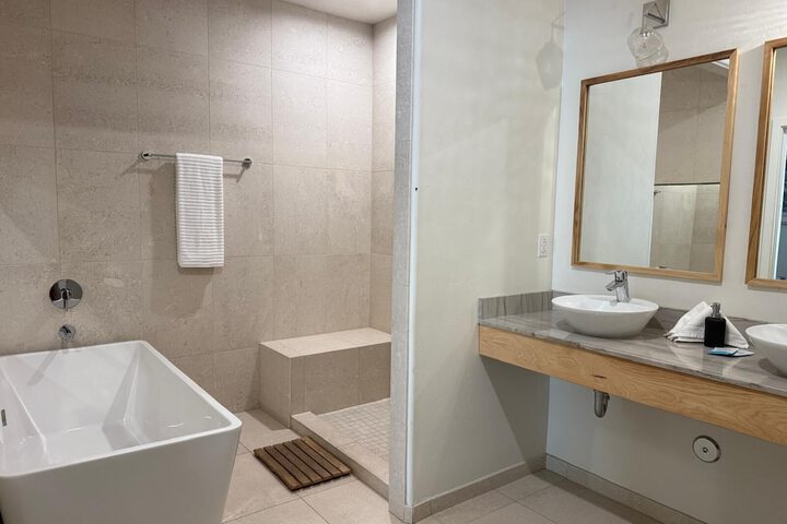 Room 104 of 153