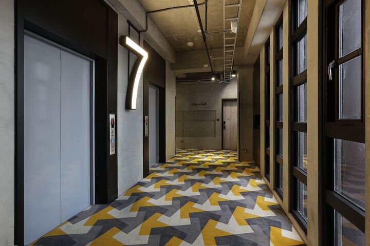 Ballroom/Hall 36 of 41