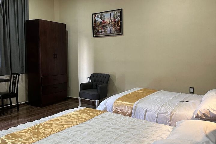 Room 2 of 40