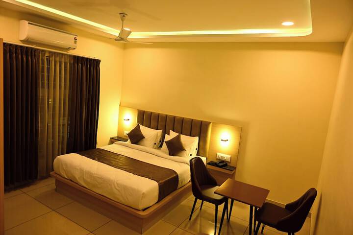 Room 6 of 32