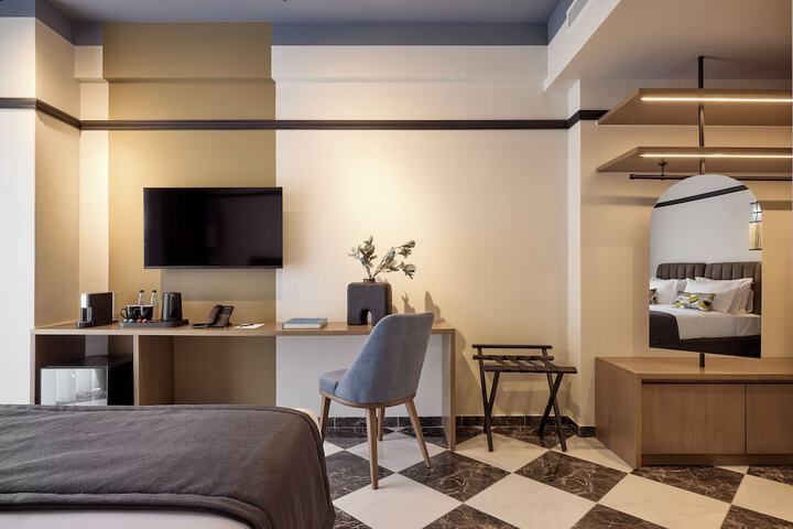 Room 21 of 118