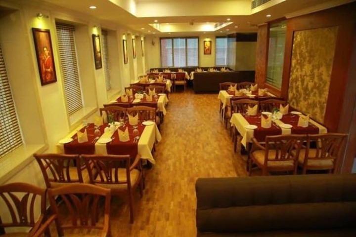 Dining 17 of 24