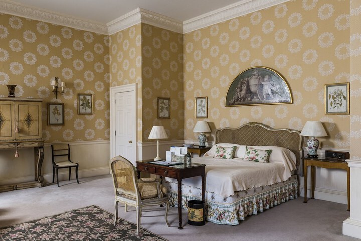 Room 34 of 64