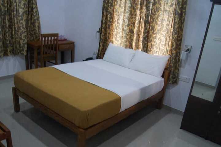 Room 3 of 8
