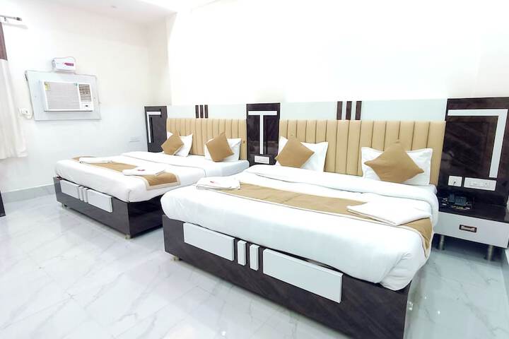Room 6 of 24