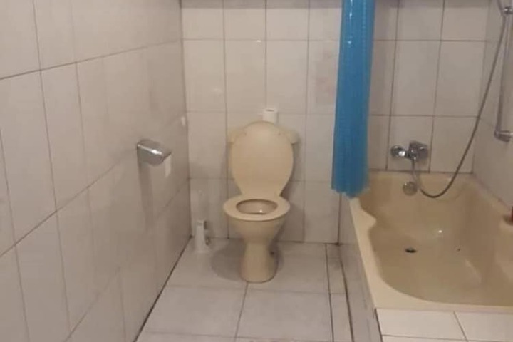 Room 12 of 28