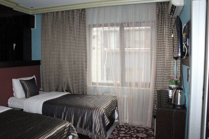 Room 18 of 33