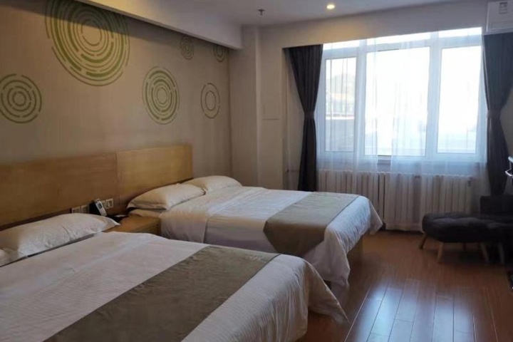 Room 17 of 36