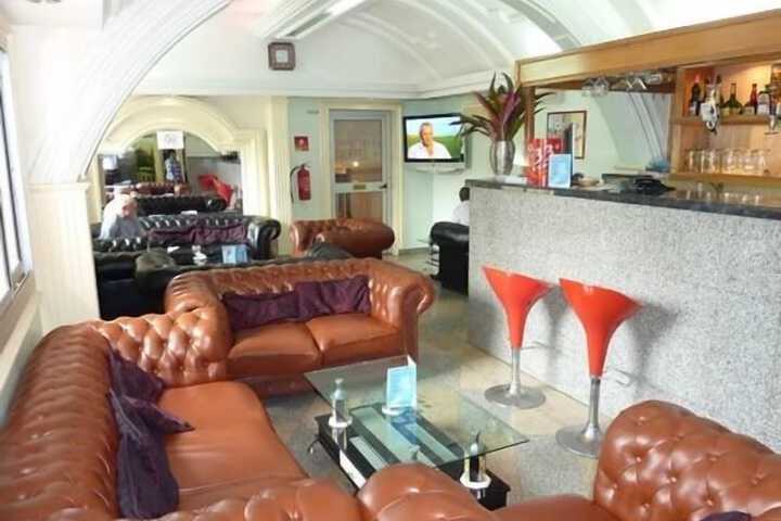 Entrance & Lobby