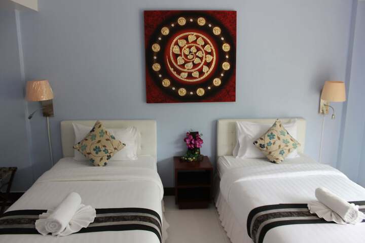Room 8 of 63