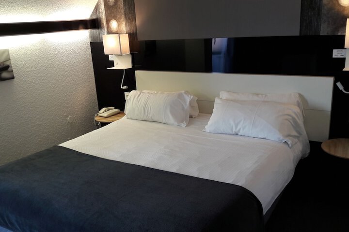 Room 6 of 45