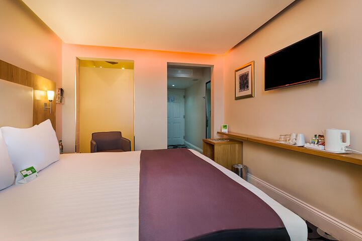 Room 10 of 71