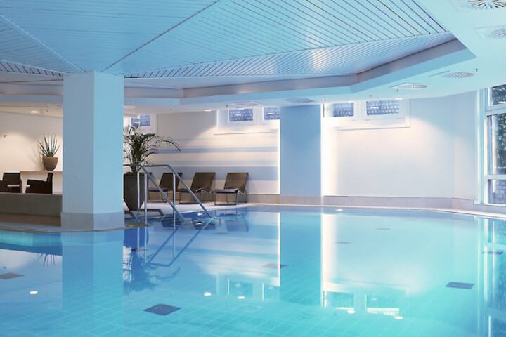 Pool Hotel